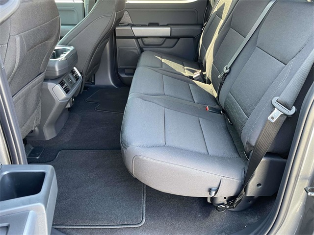 2025 Ford F-150 XLT photo 3