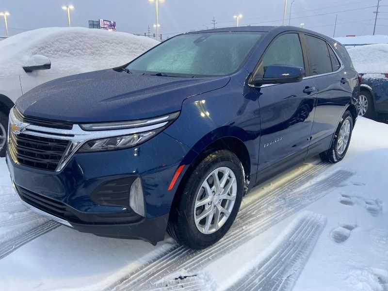 2023 Chevrolet Equinox LT photo 2