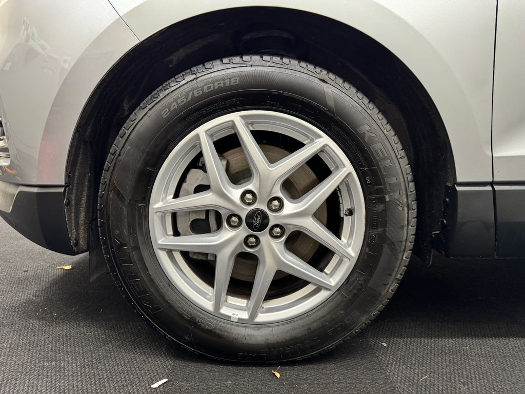 2024 Ford Edge SEL photo 12