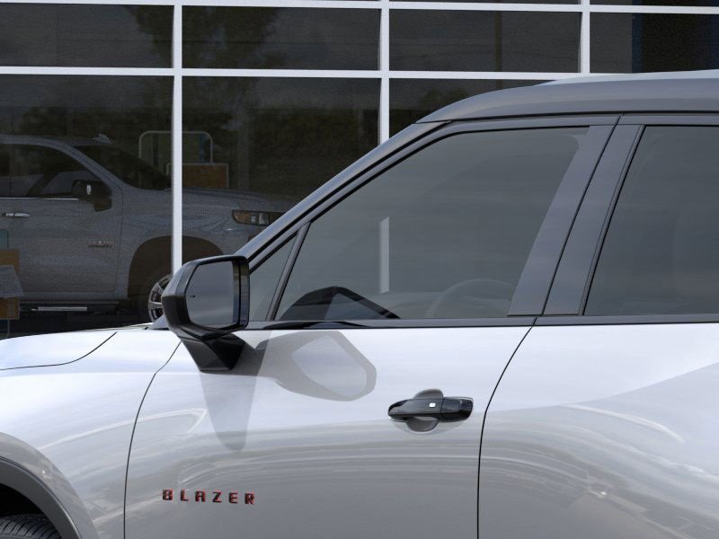 2025 Chevrolet Blazer 2LT photo 12