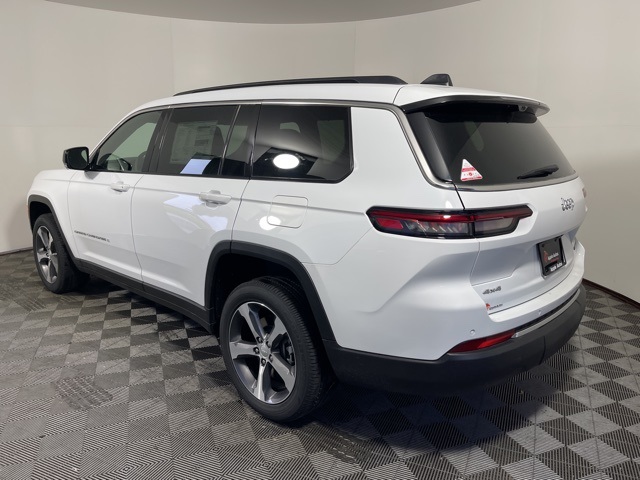 2025 Jeep Grand Cherokee Limited photo 4