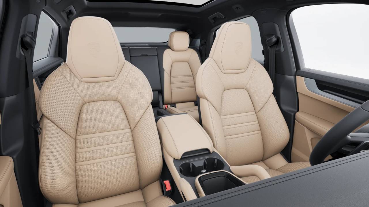 2025 Porsche Cayenne Coupe S photo 11