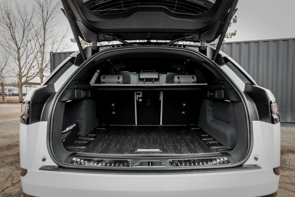 2026 Land Rover Range Rover Velar SE photo 8