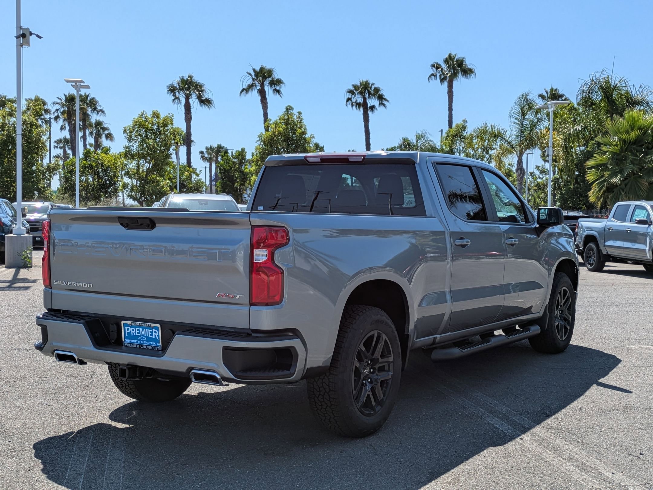 2025 Chevrolet Silverado 1500 RST photo 4