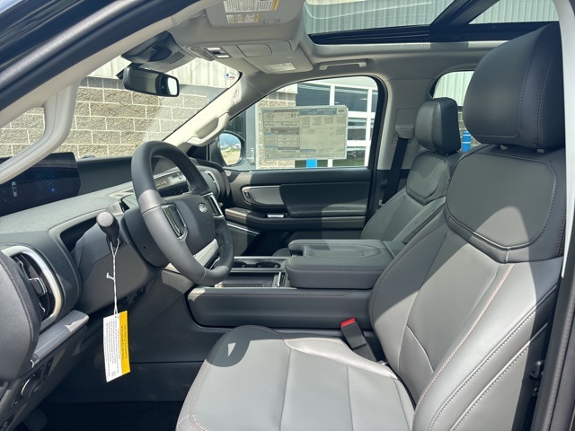 2025 Ford Expedition MAX photo 13
