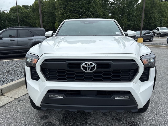 2024 Toyota Tacoma TRD Off-Road photo 3