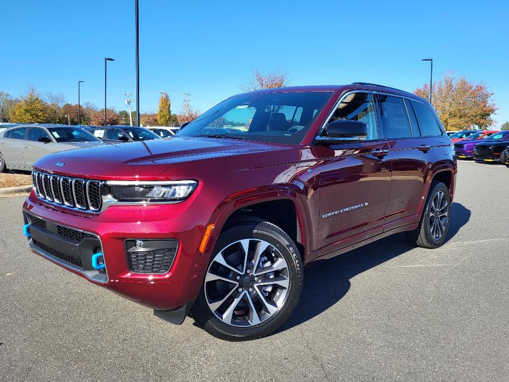 2024 Jeep Cherokee 4xe Overland photo 2