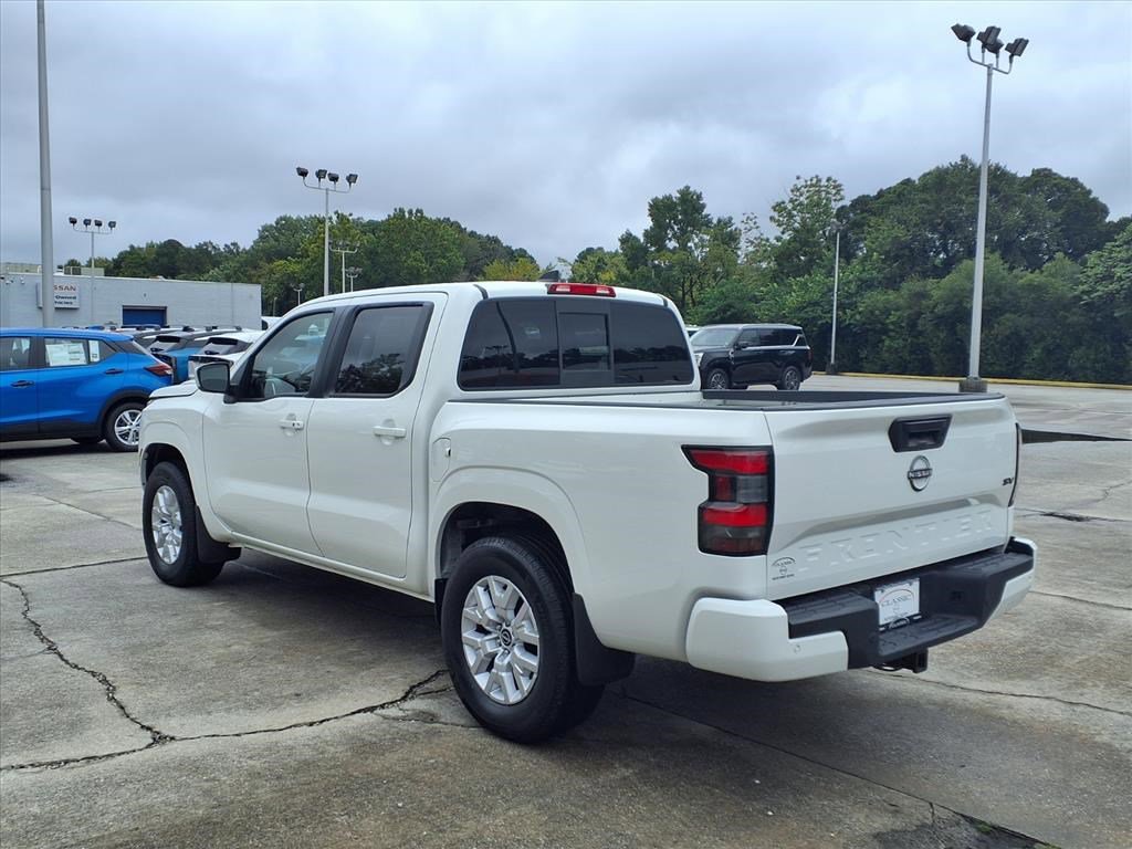2022 Nissan Frontier Crew Cab SV photo 5
