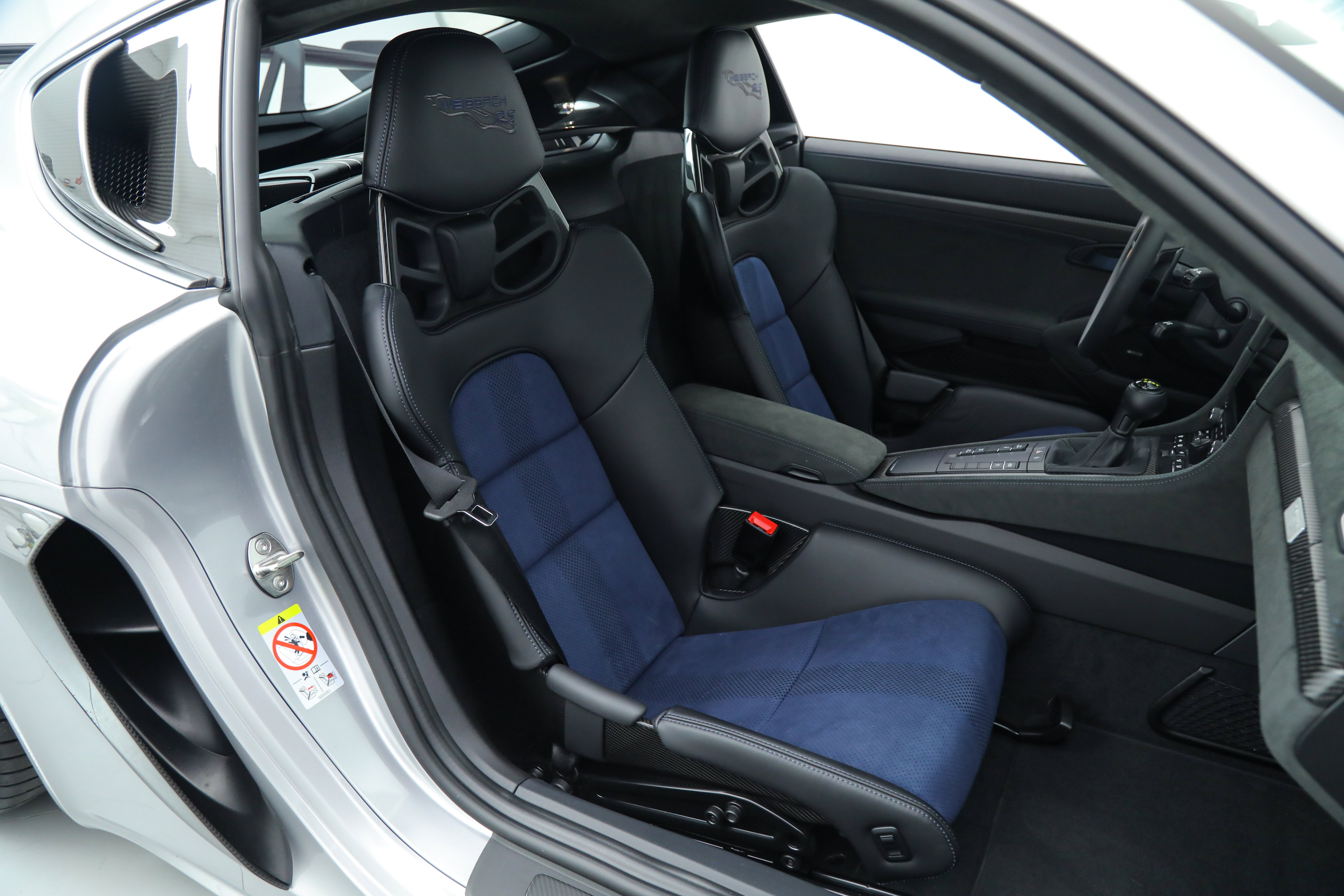2025 Porsche Cayman GT4 RS photo 35