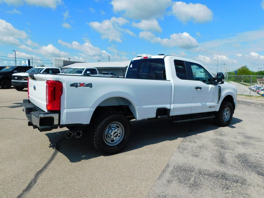 2025 Ford F-350 XL photo 3