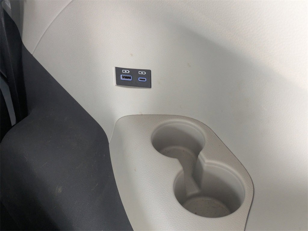 2023 Toyota Sienna XLE photo 14