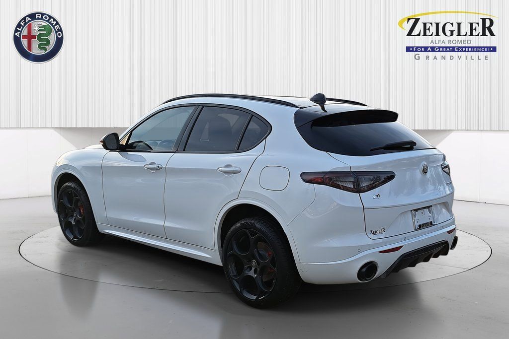 2025 Alfa Romeo Stelvio Tributo Italiano photo 4