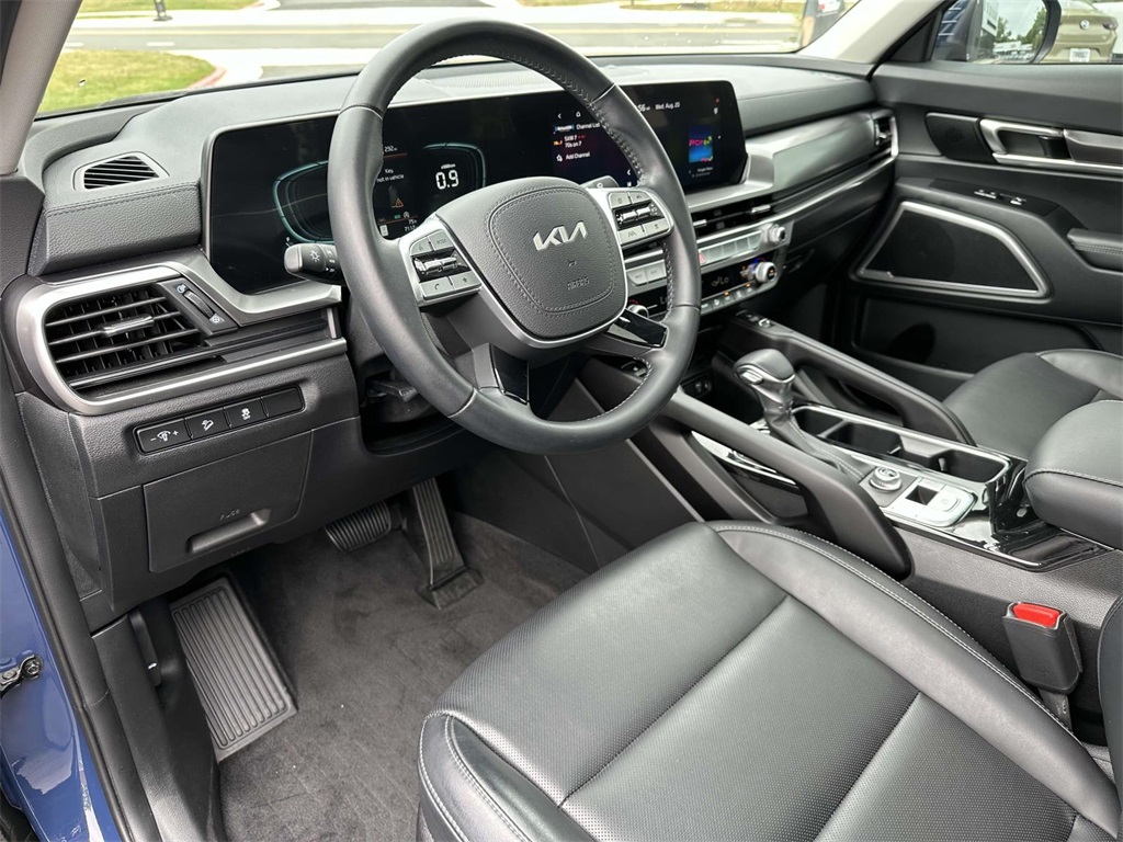 2024 Kia Telluride S photo 2