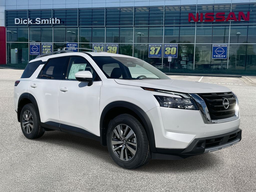 2025 Nissan Pathfinder SL's photo