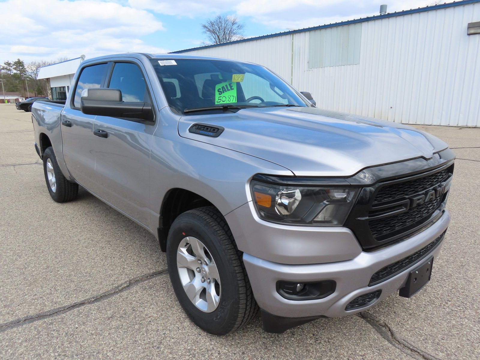 2023 Ram 1500 Tradesman photo 3