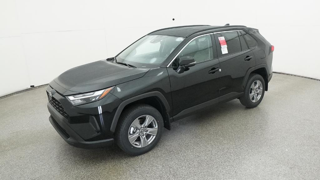 2025 Toyota RAV4 XLE's photo