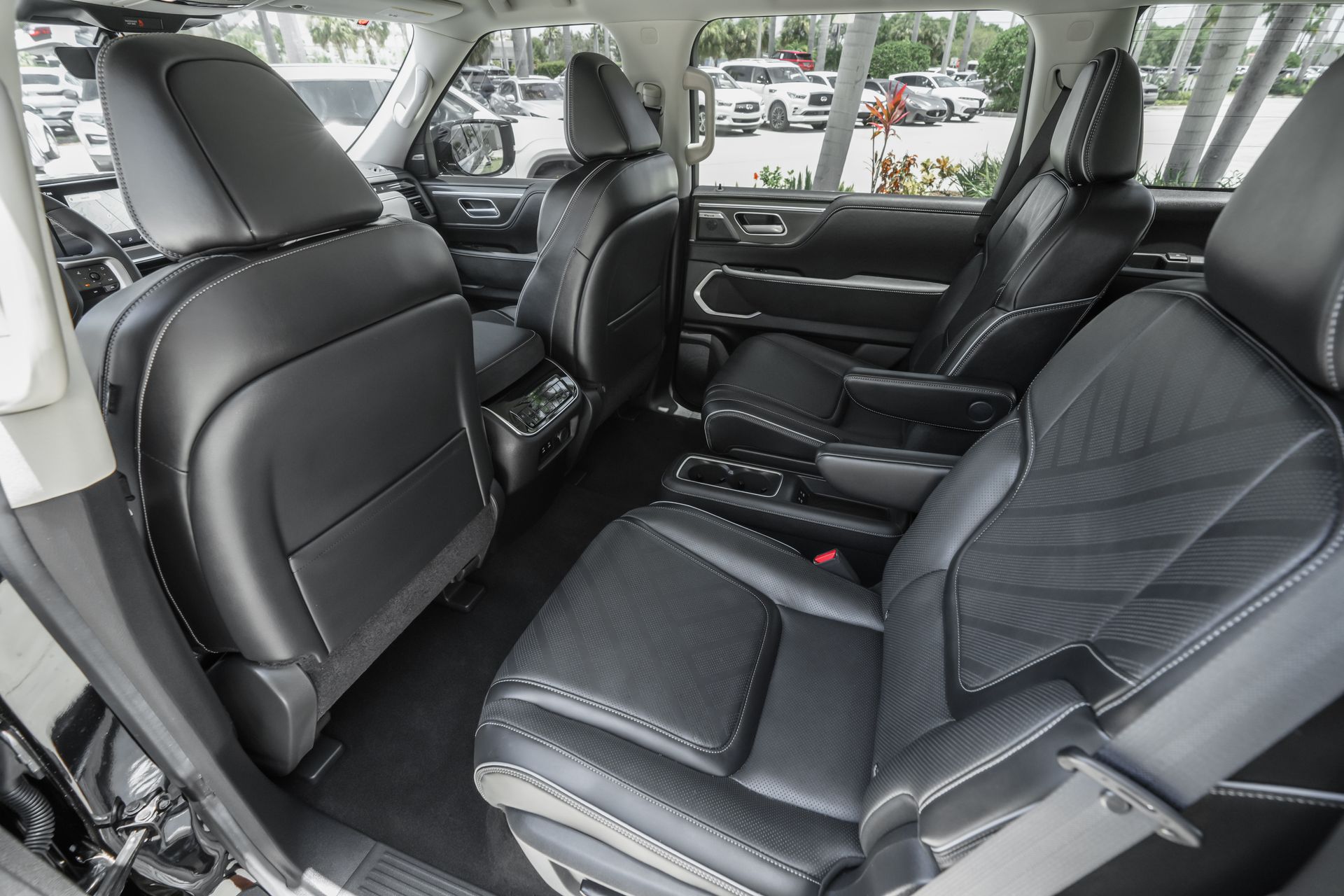 2025 Infiniti QX80 Luxe photo 26
