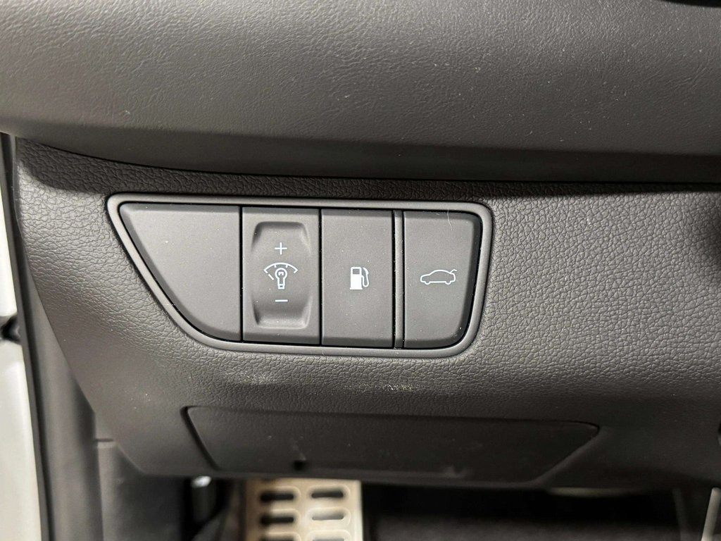 2024 Genesis G70 3.3T Sport Advanced photo 17