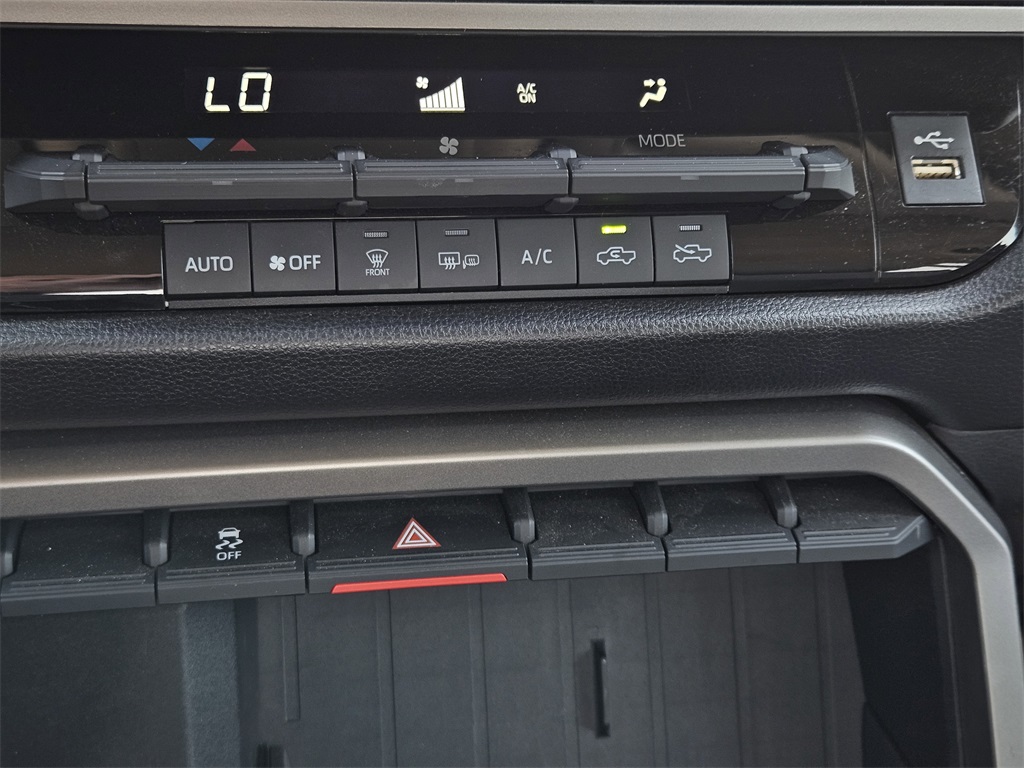 2024 Toyota Tundra SR5 CrewMax photo 9