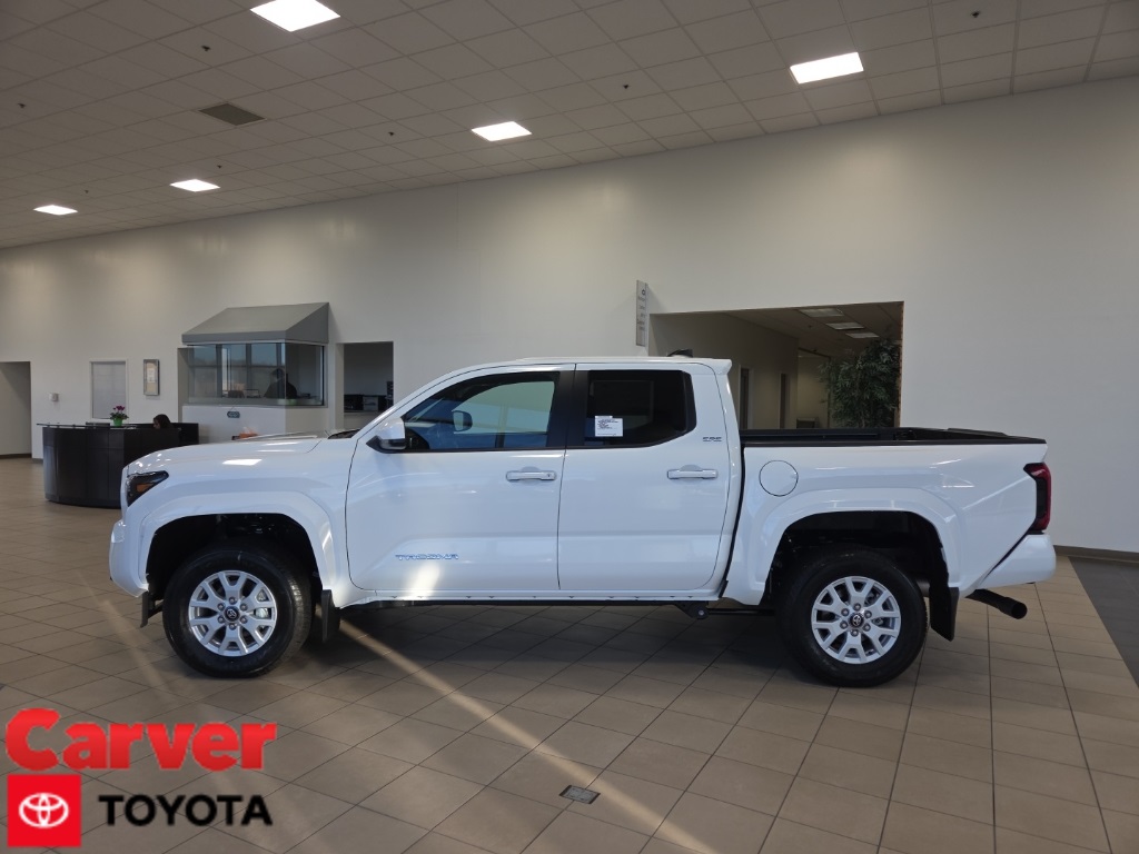2025 Toyota Tacoma SR5's photo