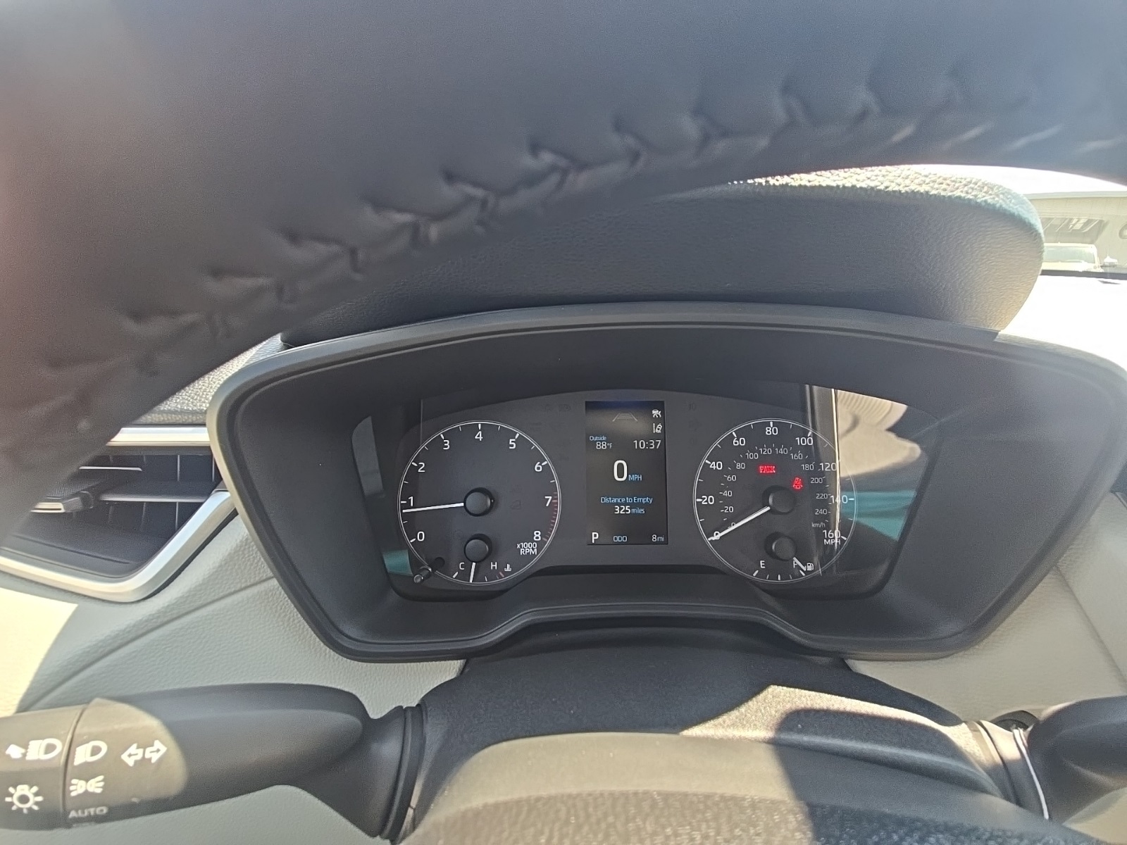 2025 Toyota Corolla Cross LE photo 12