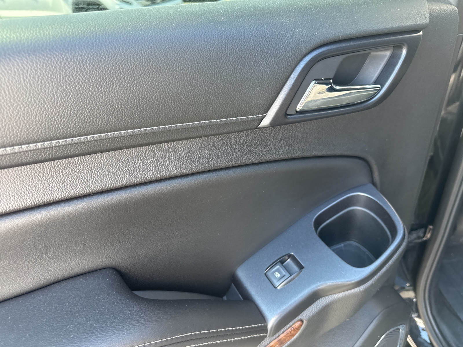 2016 Chevrolet Tahoe LTZ photo 25