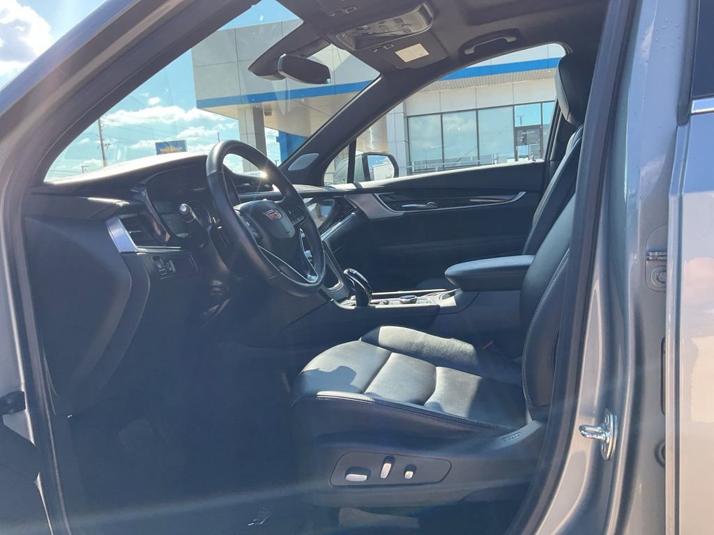 2024 Cadillac XT6 Premium Luxury photo 2