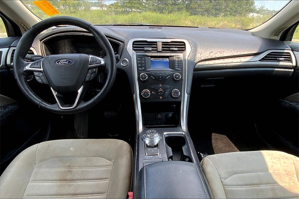 2020 Ford Fusion S photo 10
