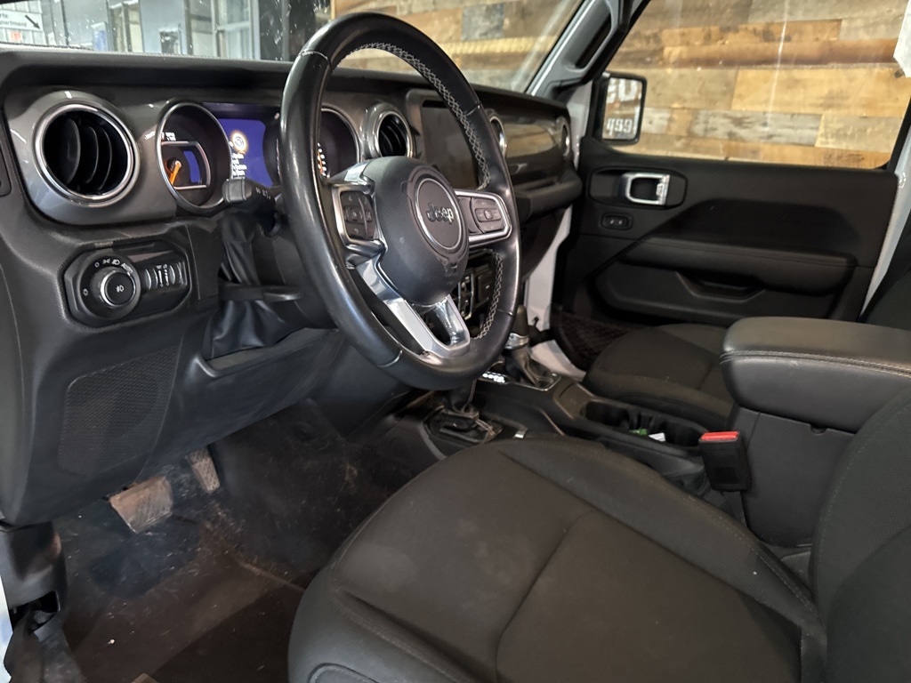 2022 Jeep Wrangler Unlimited Sahara photo 17