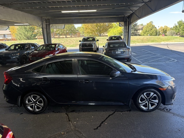 2017 Honda Civic LX photo 4