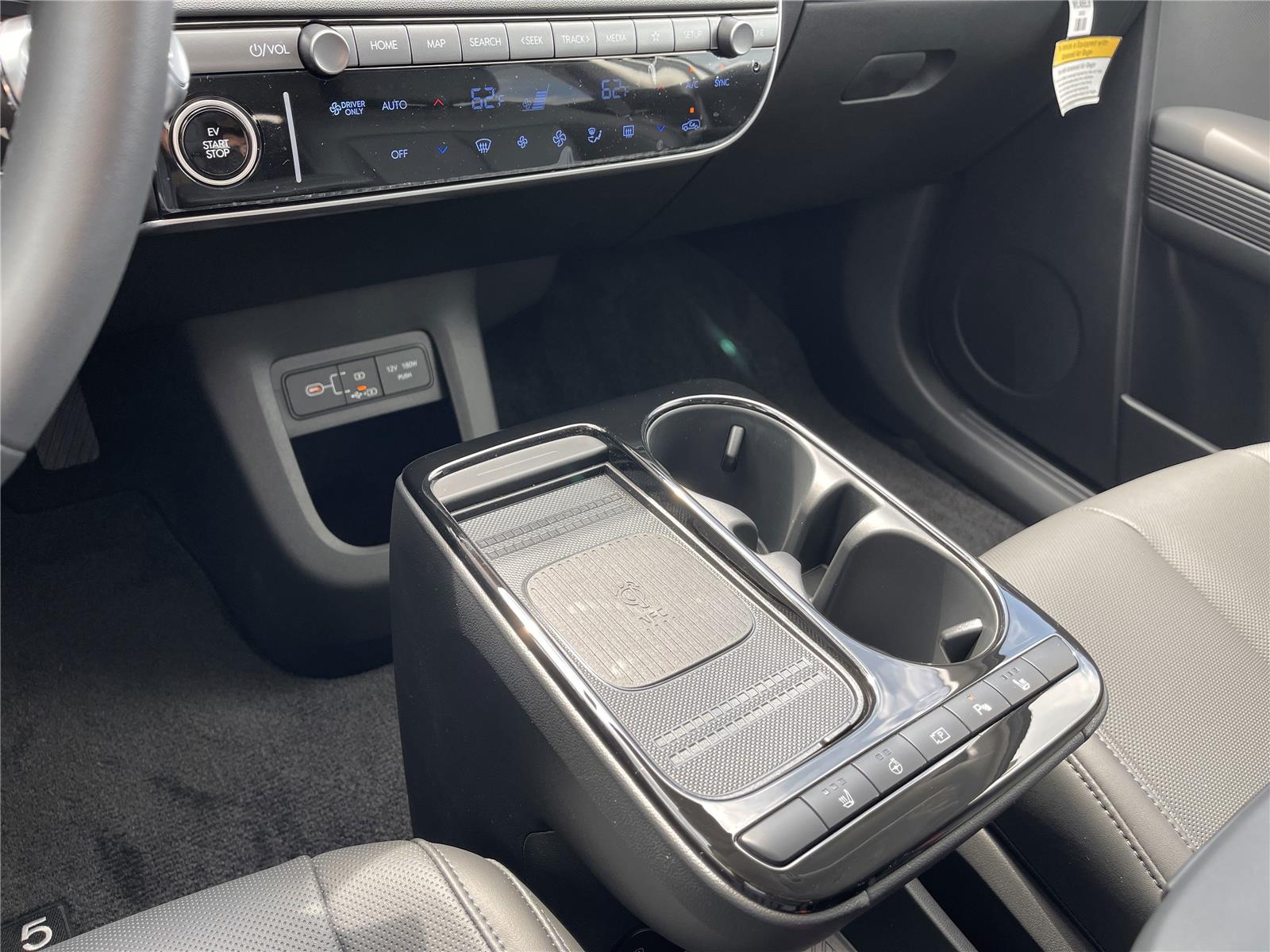 2025 Hyundai Ioniq 5 SEL photo 13