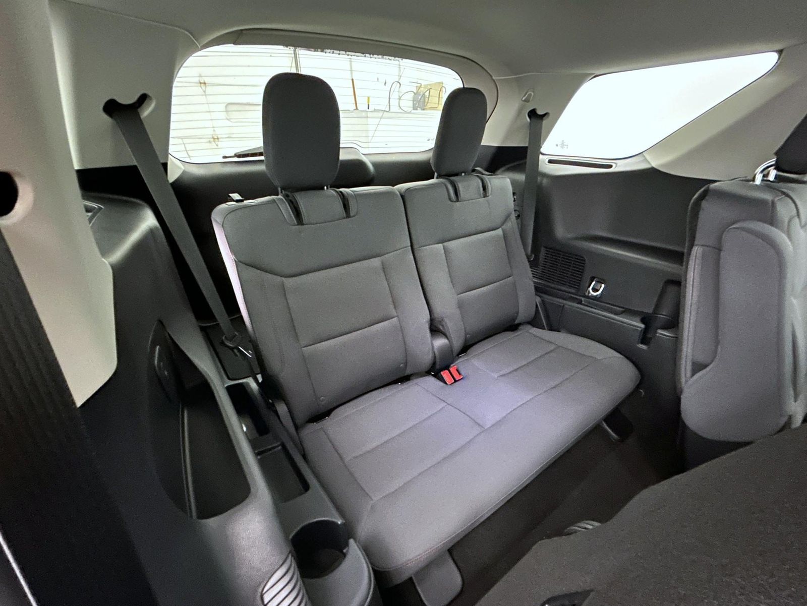 2025 Ford Explorer photo 19