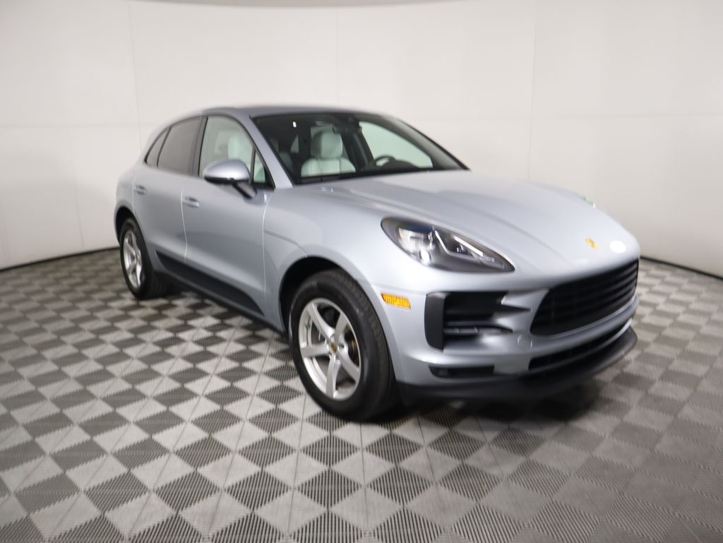 2019 Porsche Macan Base photo 2