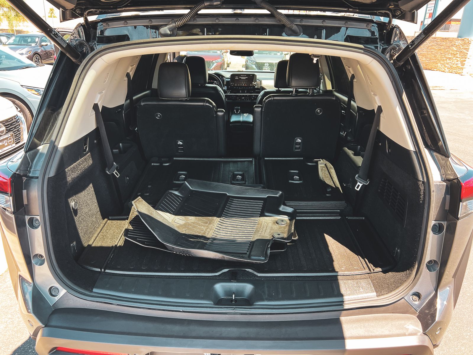 2022 Nissan Pathfinder SL photo 5