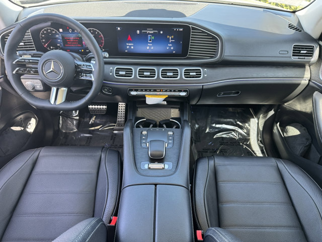 2026 Mercedes Benz GLS 450 4MATIC photo 2