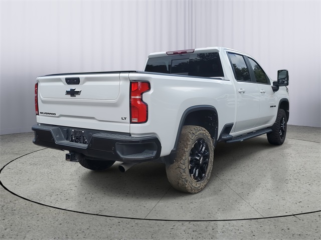 2025 Chevrolet Silverado 2500HD LT photo 3