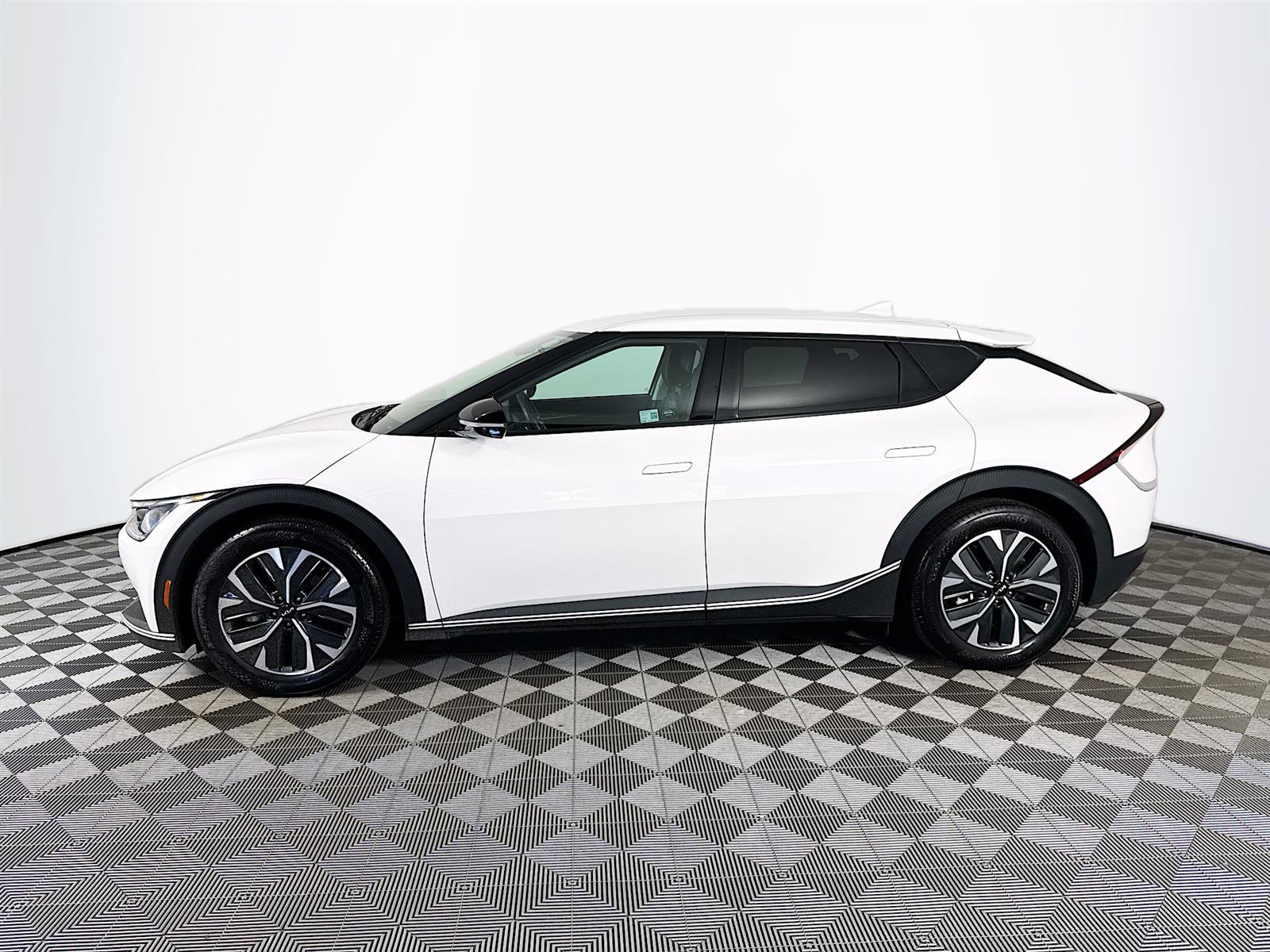 2022 Kia EV6 Light photo 4