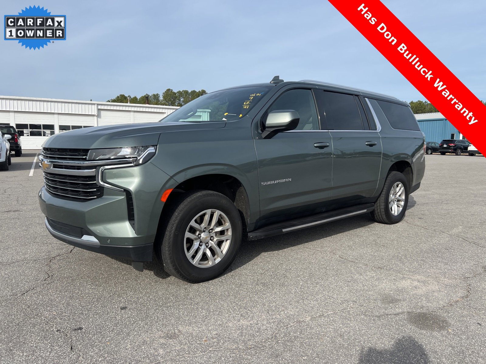 2024 Chevrolet Suburban LT's photo