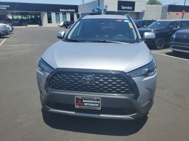 2024 Toyota Corolla Cross LE photo 2