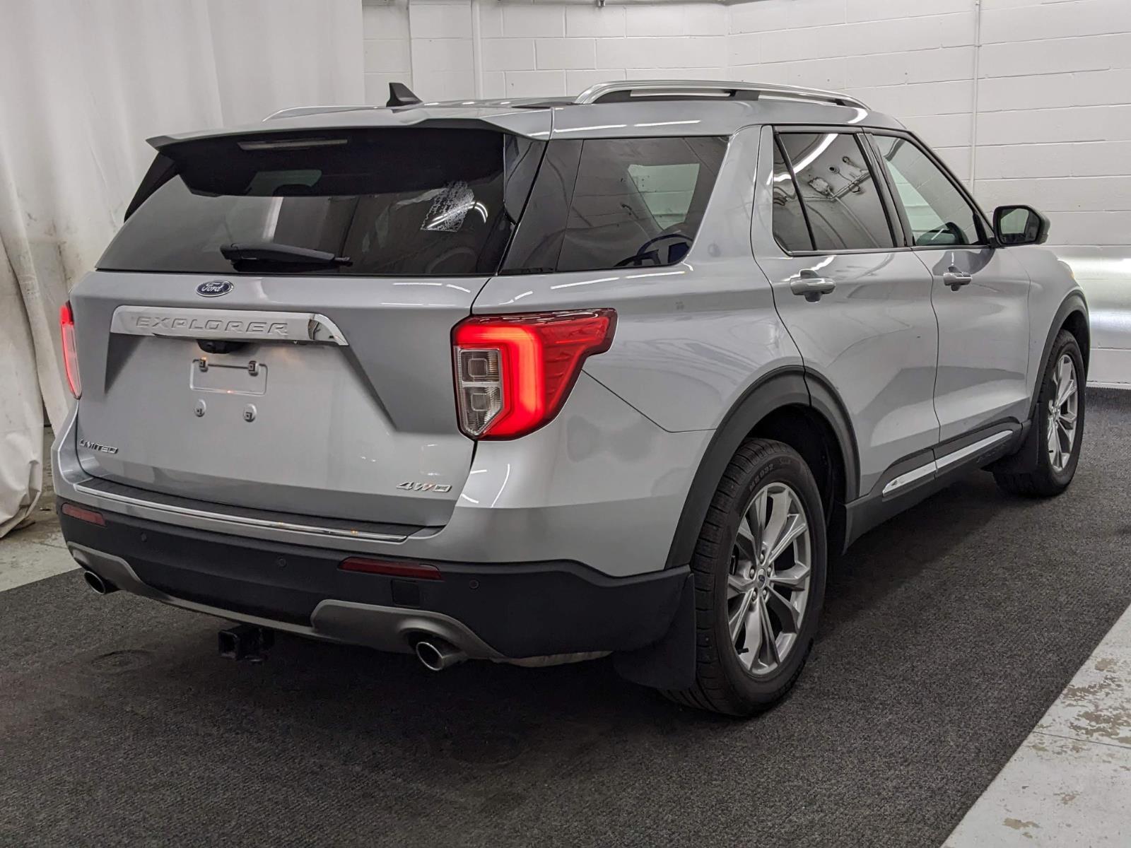2022 Ford Explorer Limited photo 2