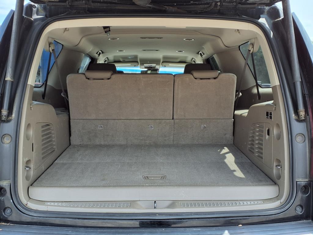 2017 Chevrolet Suburban Premier photo 6