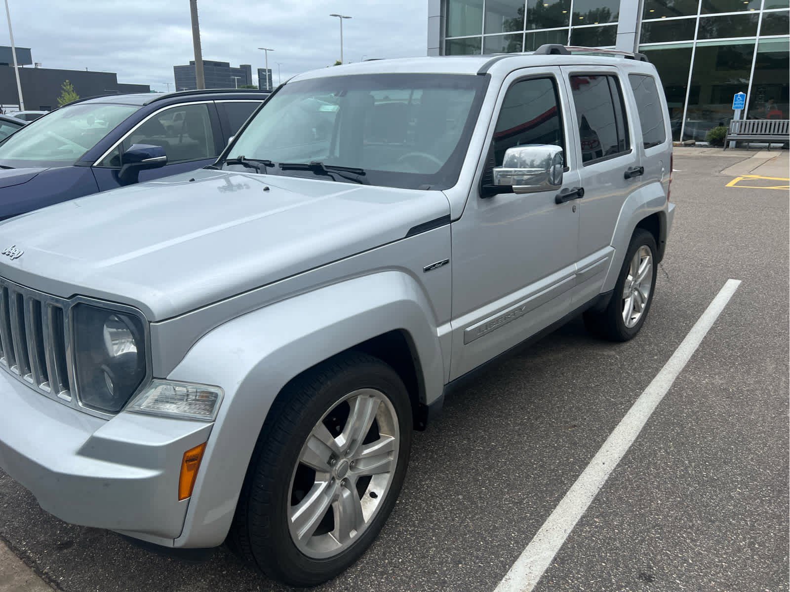 Used 2011 Jeep Liberty Sport with VIN 1J4PN2GK6BW560506 for sale in Golden Valley, MN