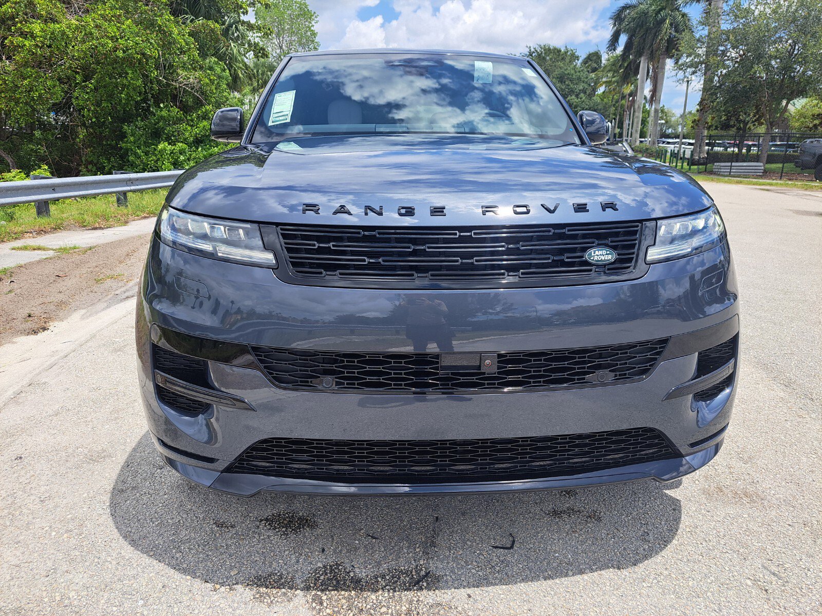 2025 Land Rover Range Rover Sport SE photo 8