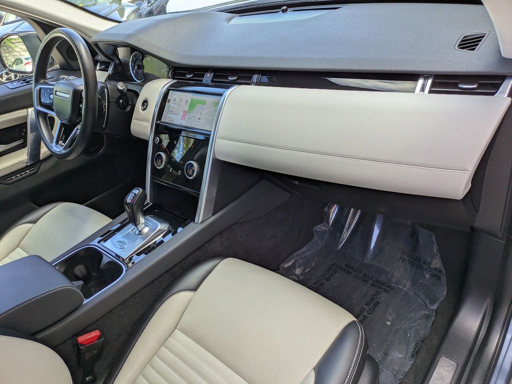 2023 Land Rover Discovery Sport SE R-Dynamic photo 27