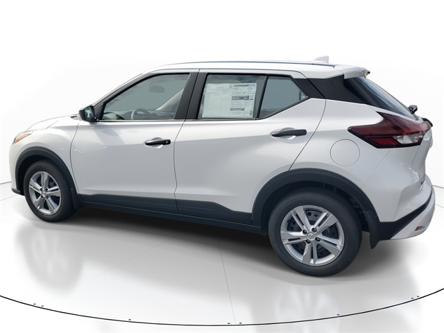 2025 Nissan Kicks Play S photo 2