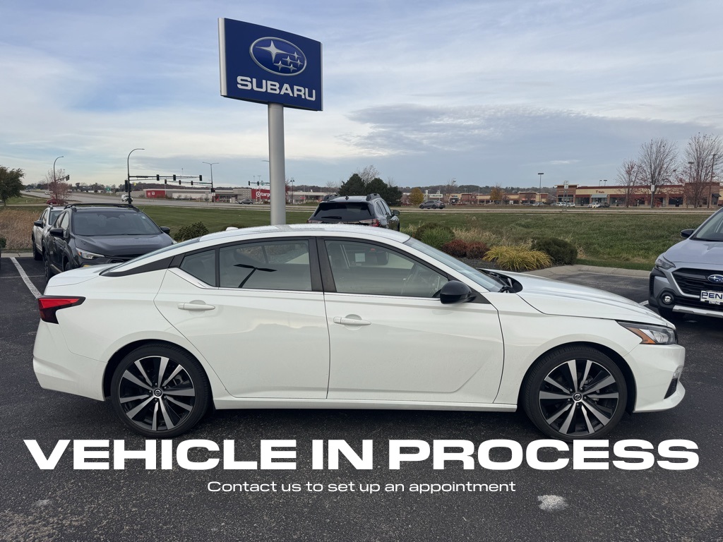 Used 2022 Nissan Altima SR with VIN 1N4BL4CV4NN410475 for sale in Rochester, Minnesota