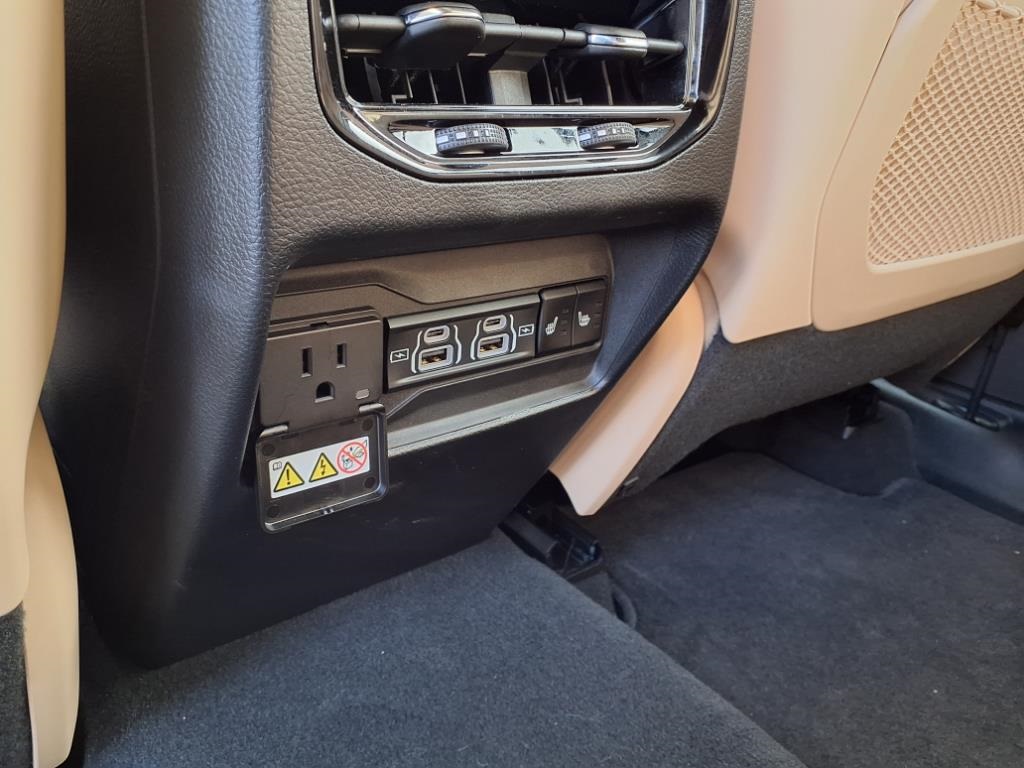 2024 Jeep Grand Cherokee Limited photo 11