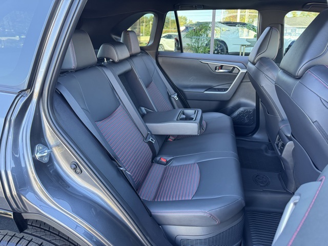 2025 Toyota RAV4 Hybrid XSE photo 19