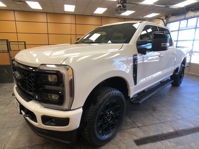2026 Ford F-350 Lariat photo 4