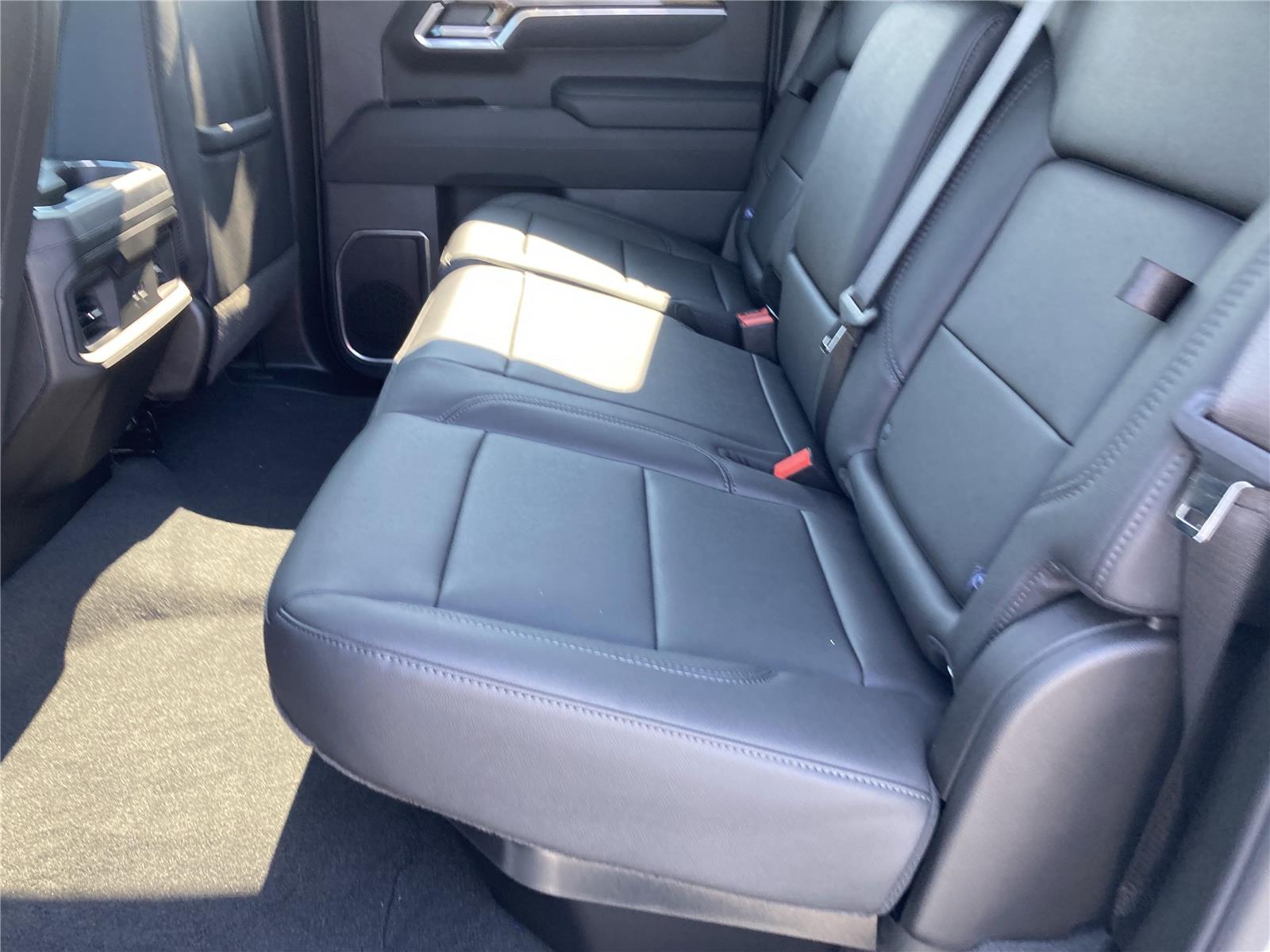 2026 Chevrolet Silverado 1500 RST photo 17